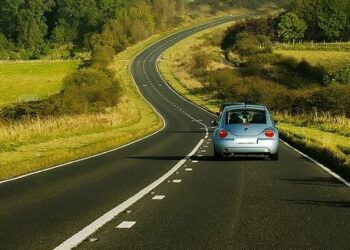 Viaje en coche de alquiler