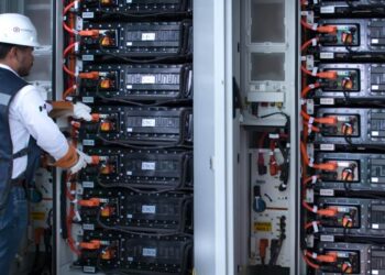 Sistemas de almacenamiento y su eficiencia para mejorar el rendimiento de instalaciones fotovoltaicas