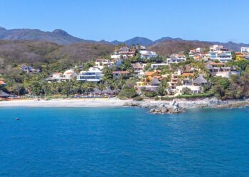 Opciones de vivienda con vista al mar: qué considerar antes de comprar en zonas elevadas
