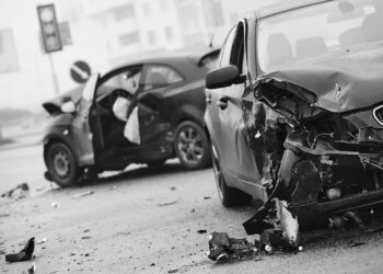 Qué hacer tras un accidente de tráfico: pasos clave y consejos legales para protegerte