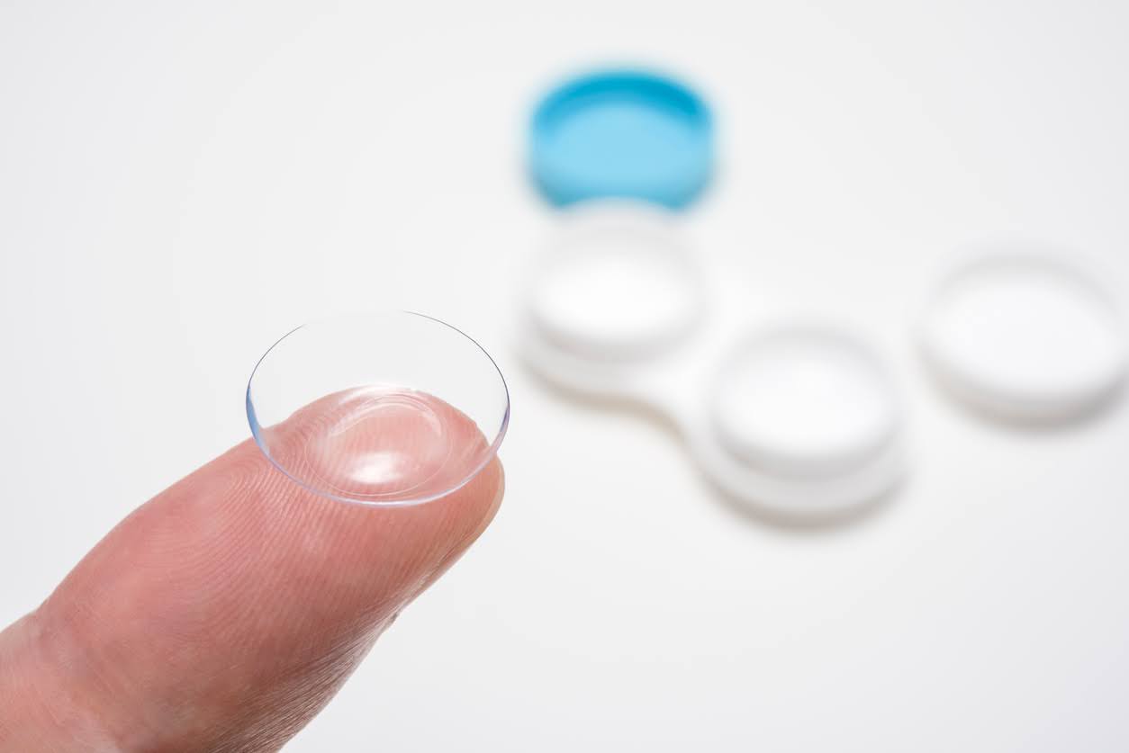 Tendencias en salud visual: el auge de comprar lentillas en España