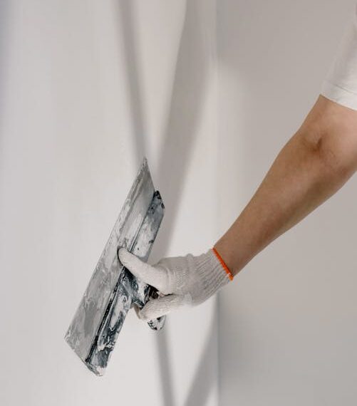 Herramientas y materiales para proyectos DIY en el hogar