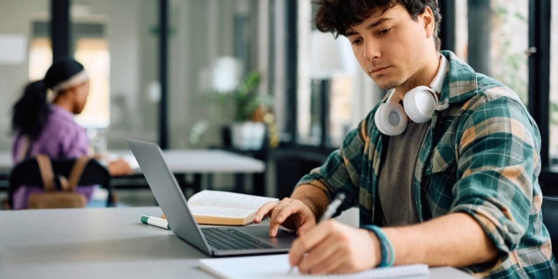 Cómo elegir una formación virtual corta sin perder tiempo ni motivación
